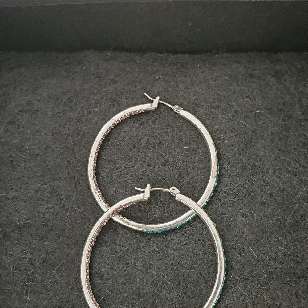 Colorful hoops - Picture 2 of 2